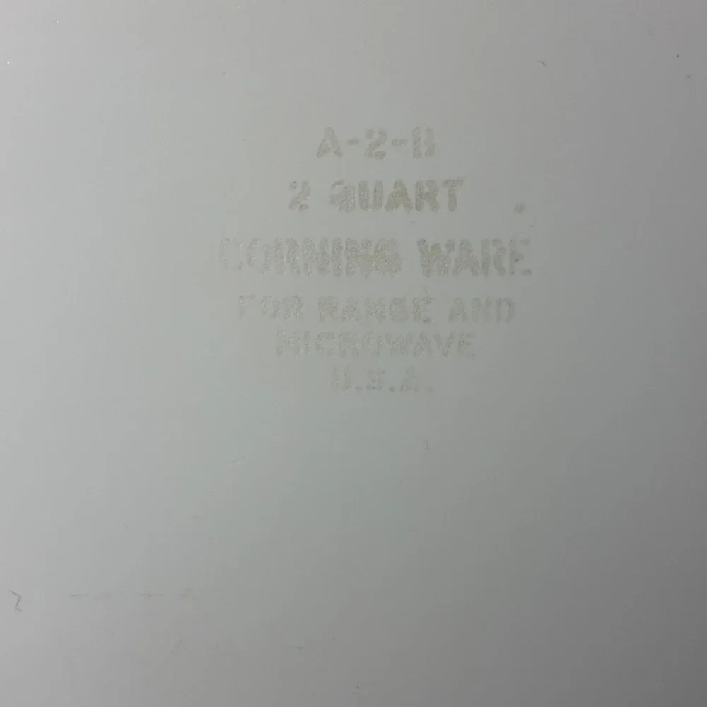 Corningware White Casserole with Blue Floral Motif and Glass Lid 2 qt - Picture 8 of 8
